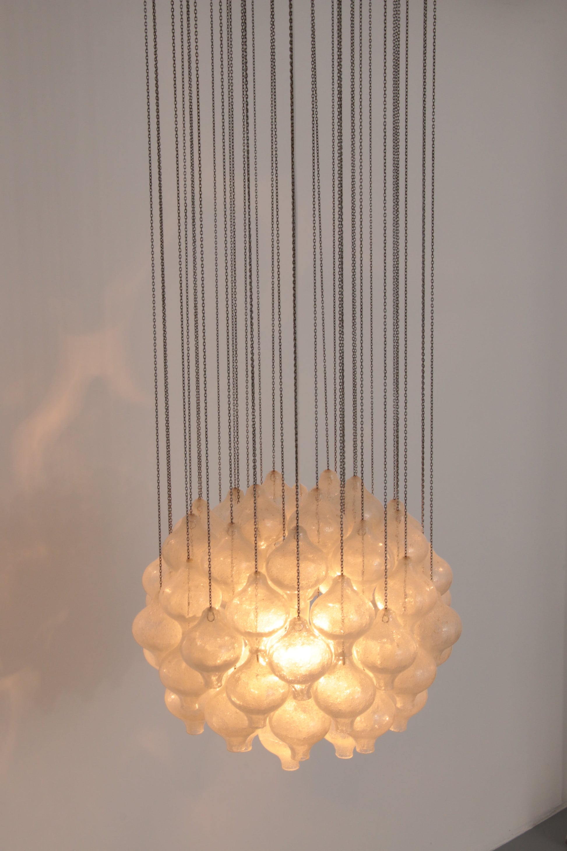 Kalmar 'Tulipan' Chandelier Pendant Light, Blown Glass, 1970, - Collectors - Net.Work