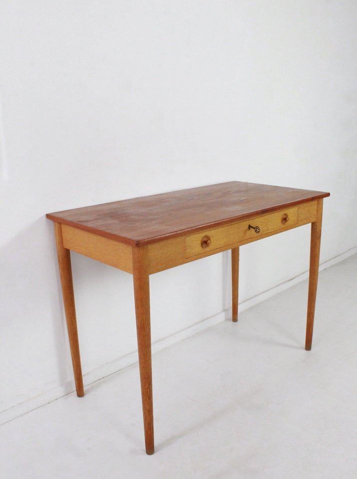 Ladies desk RY32 Hans J Wegner, RY Møbler - Collectors - Net.Work