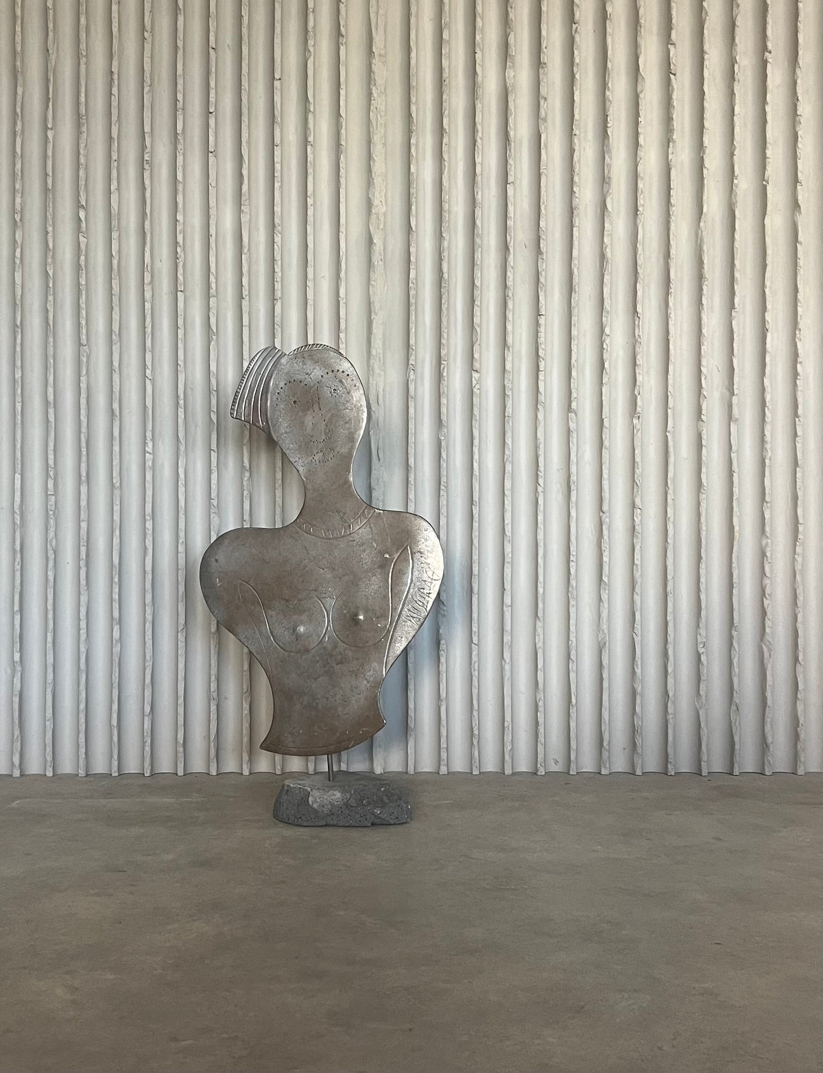 Large metal sculpture made by Italian artist Antonio Misuraca