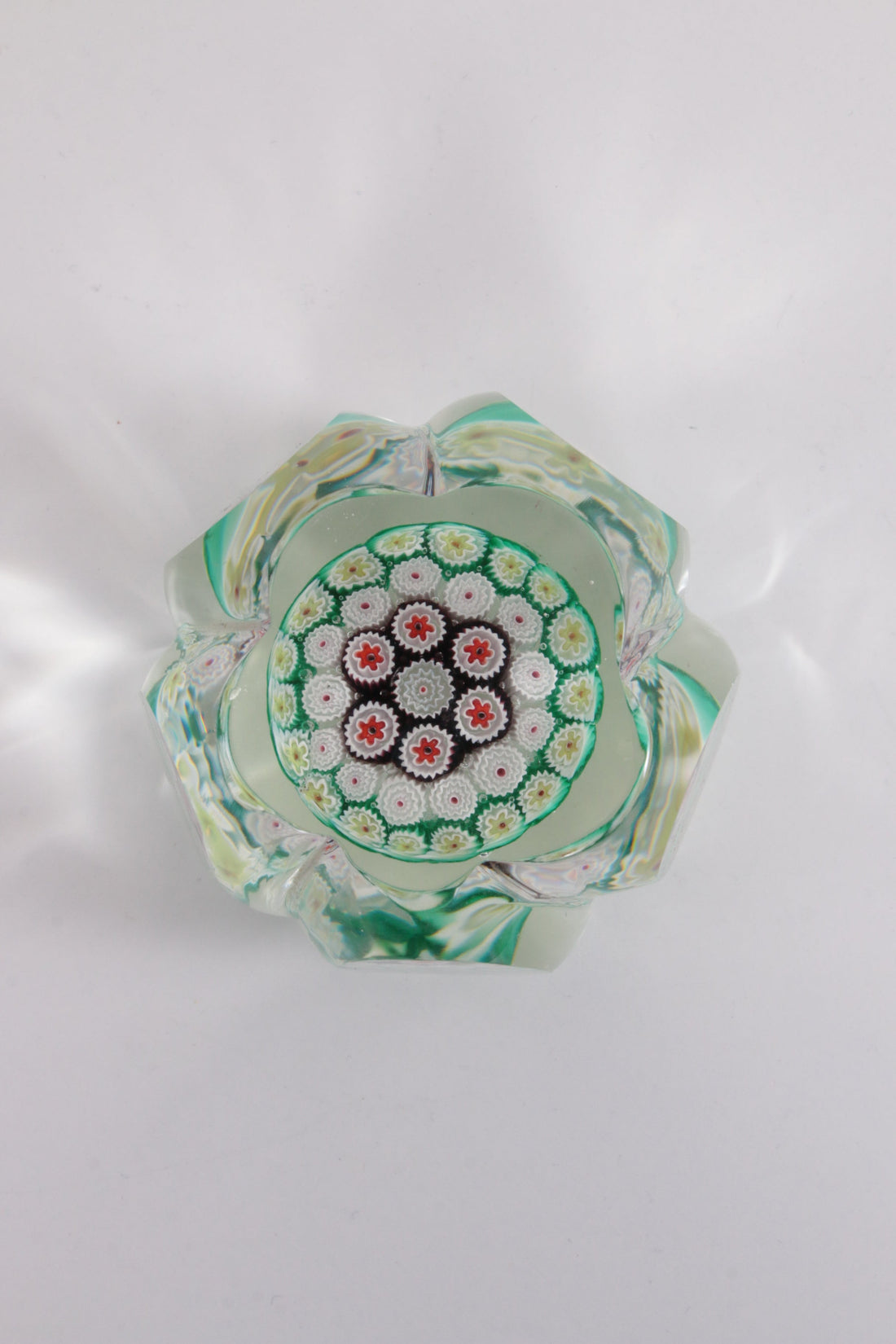Murano Flower Model Paperweight from the 1960s, Italy - Collectors - Net.Work
