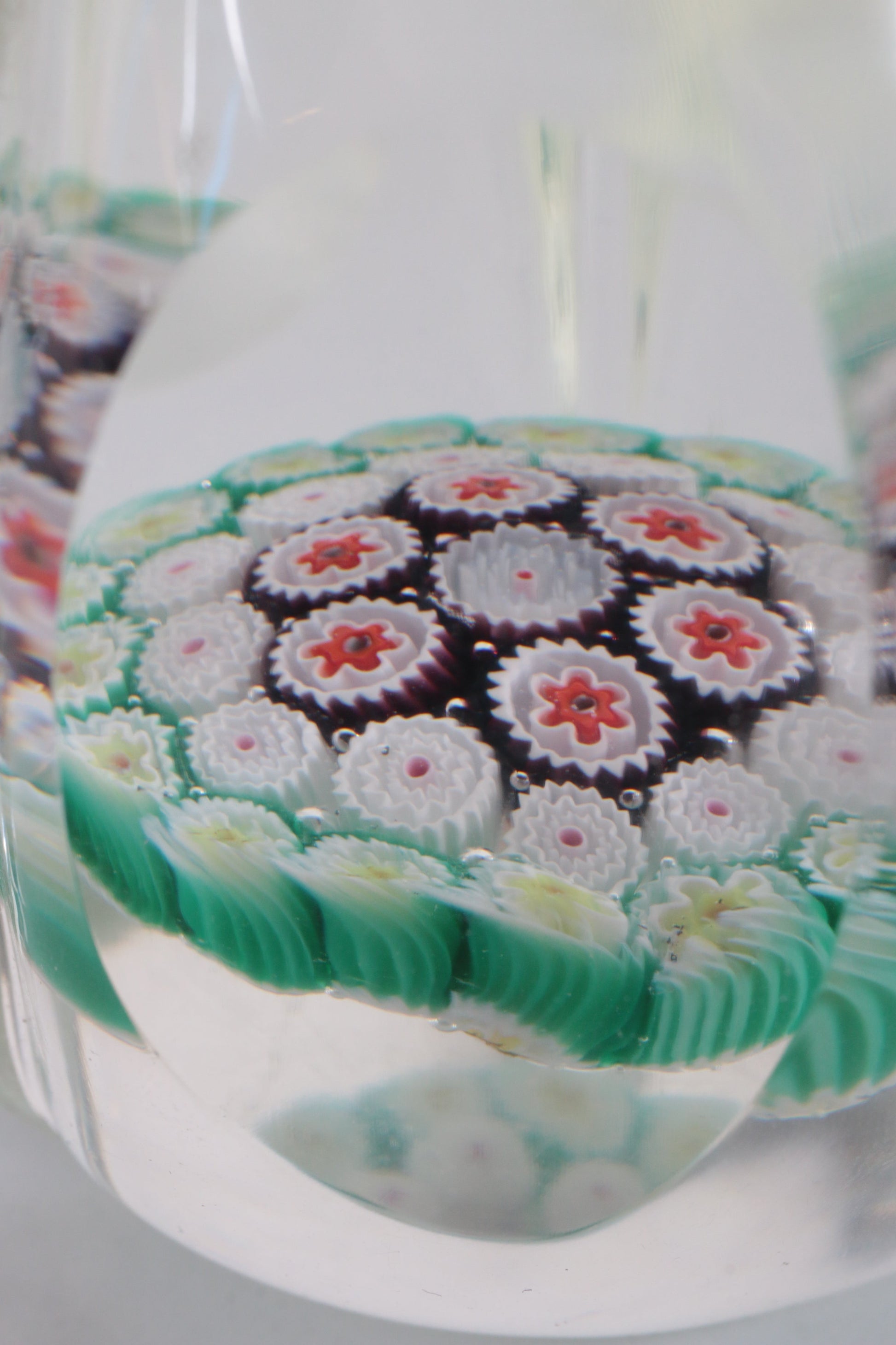 Murano Flower Model Paperweight from the 1960s, Italy - Collectors - Net.Work