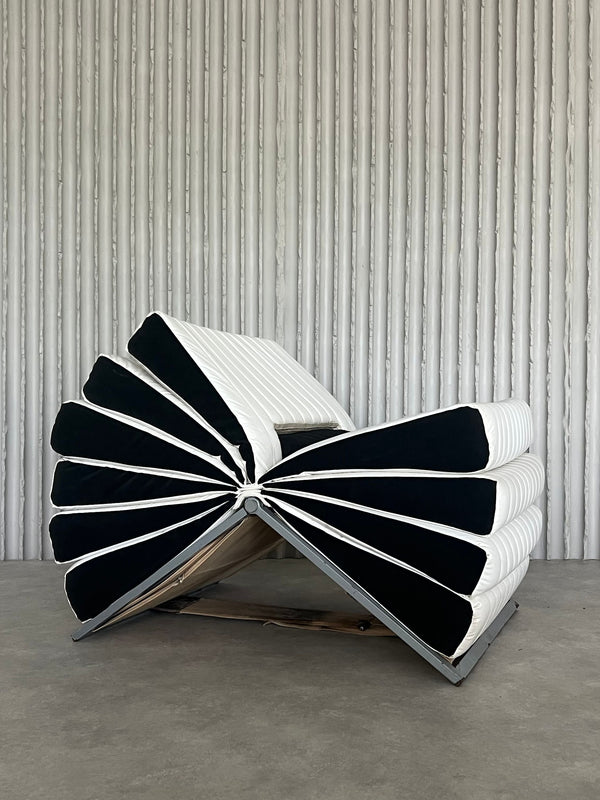 Original “Libro” chair by Gruppo DAM for Busnelli