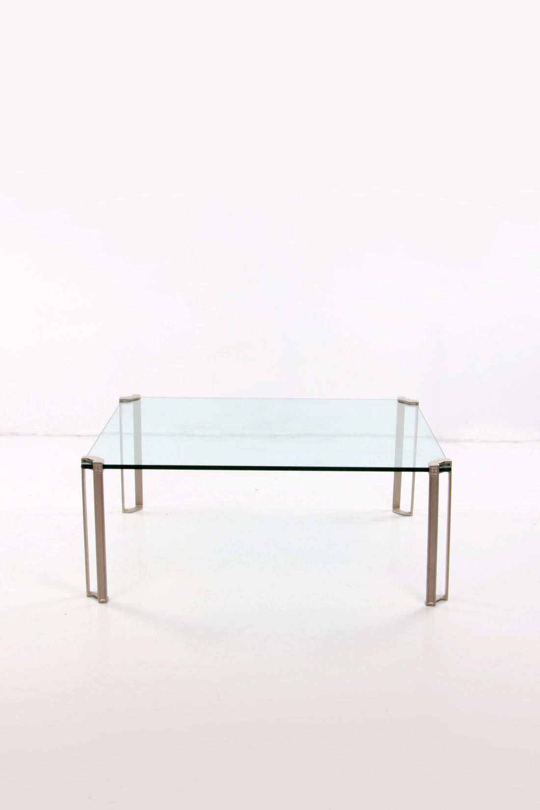 Peter Ghyczy Iconic coffee Table's T24 – Onix Legs - Collectors - Net.Work