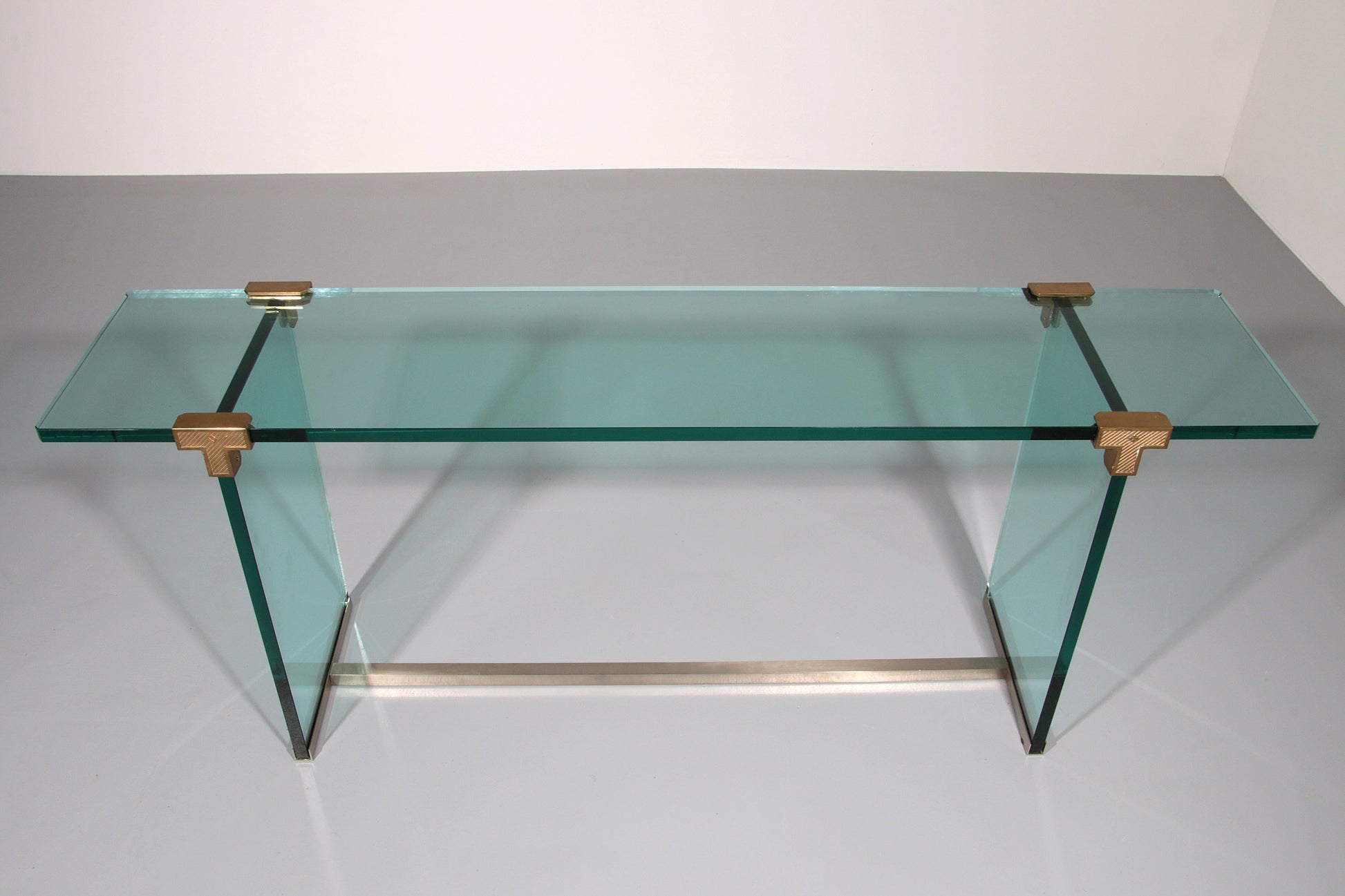 Peter Ghyzcy Side Table Model T30 solid glass 1960 - Collectors - Net.Work