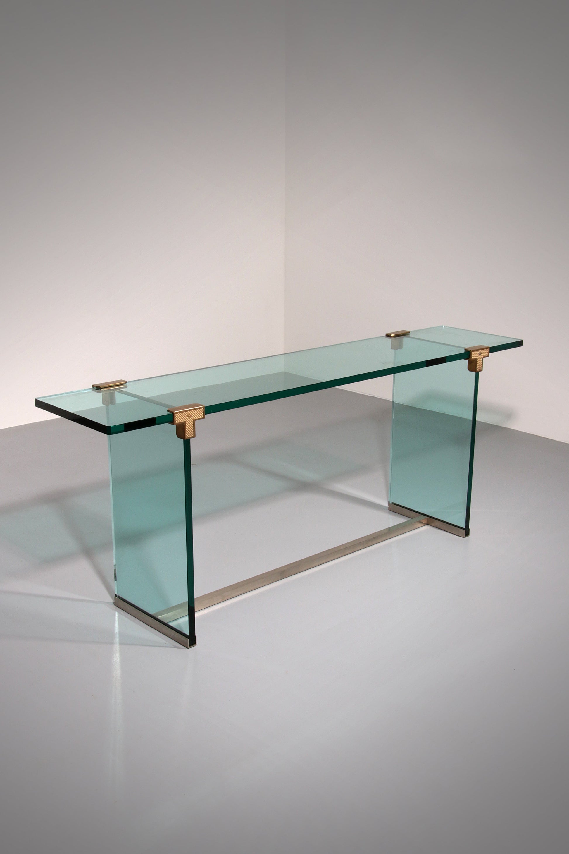 Peter Ghyzcy Side Table Model T30 solid glass 1960 - Collectors - Net.Work