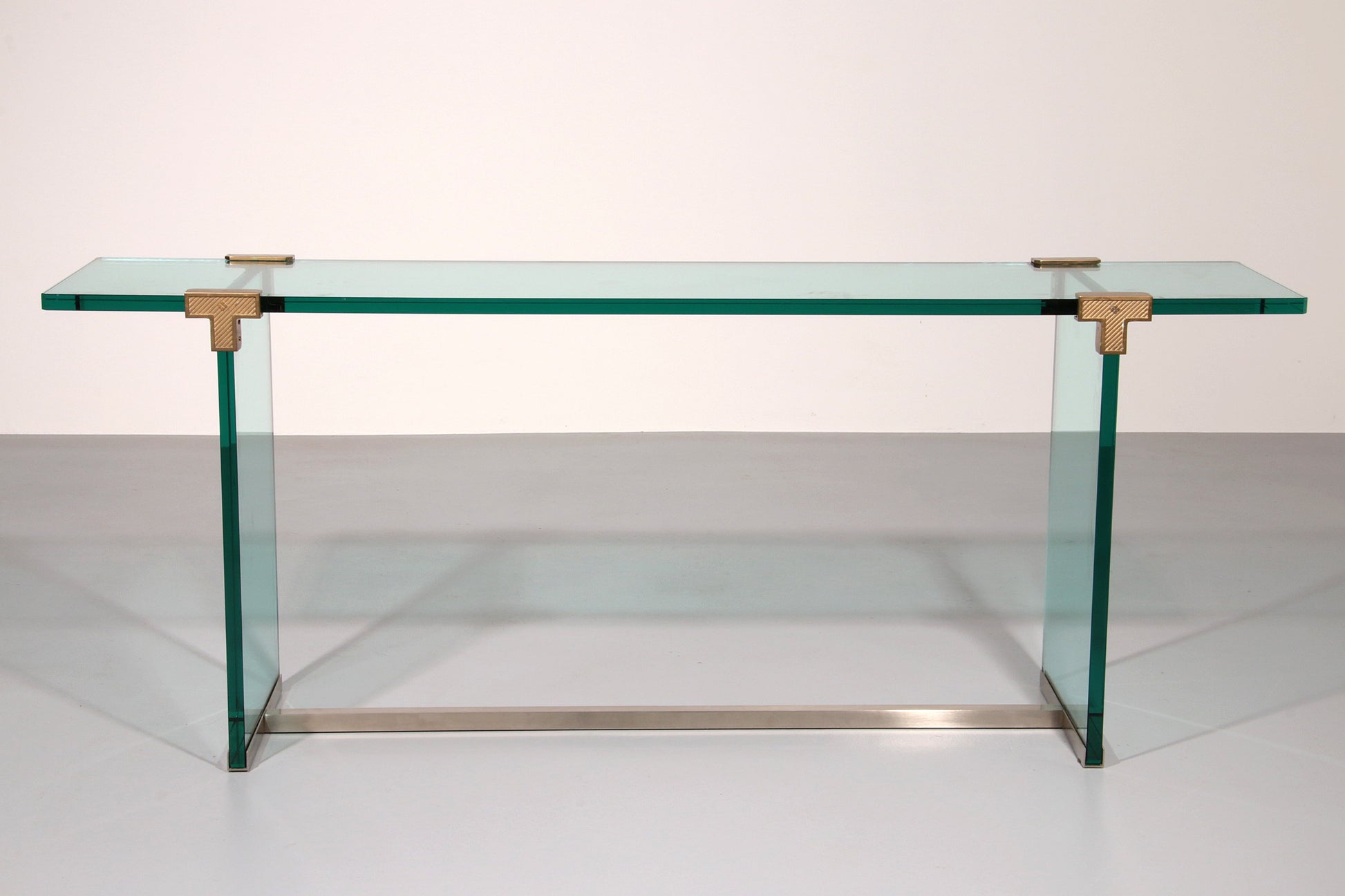 Peter Ghyzcy Side Table Model T30 solid glass 1960 - Collectors - Net.Work