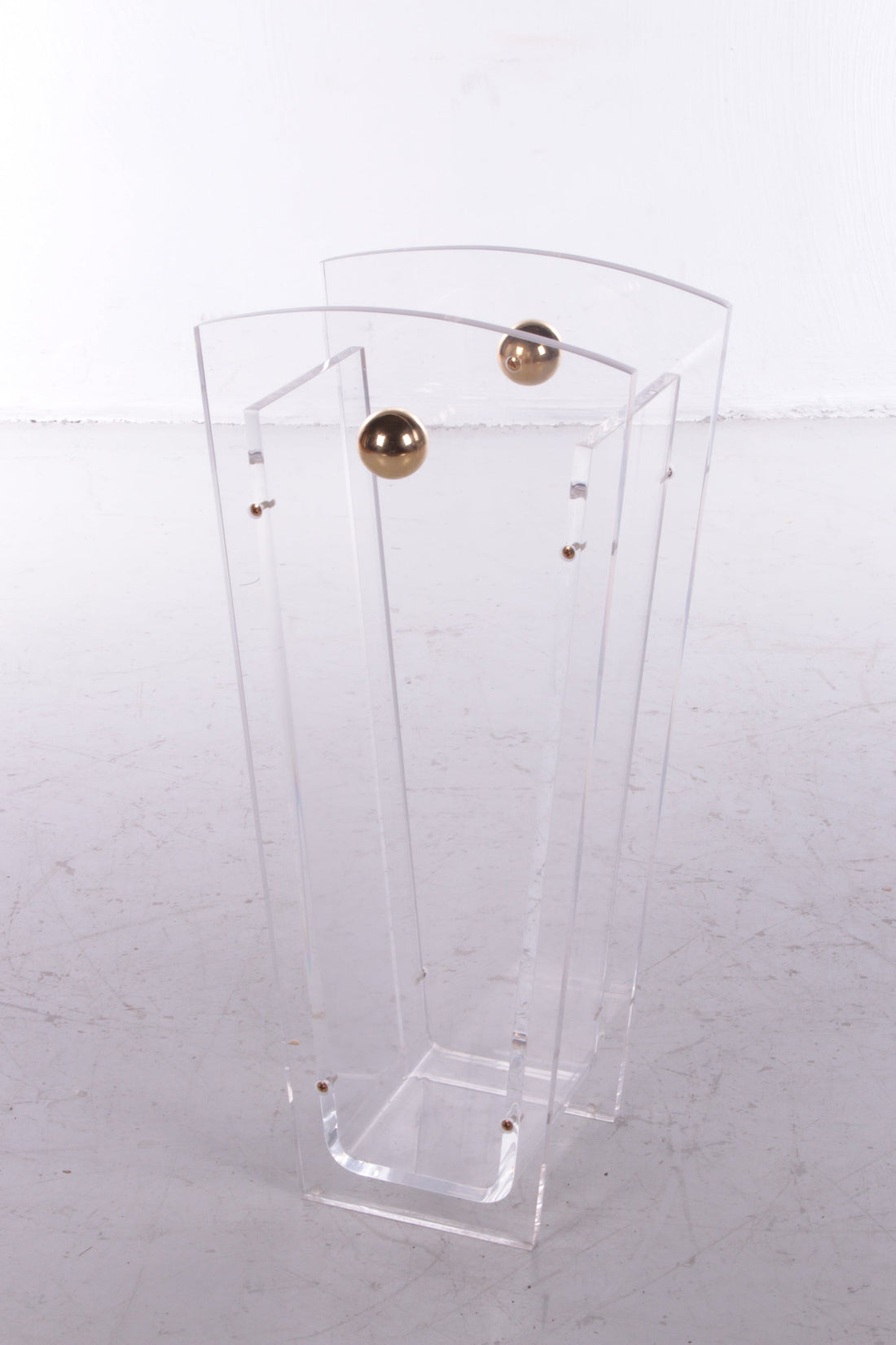 Plexie glass Umbrella stand Charles Hollis Jones with brass accents,1970 - Collectors - Net.Work