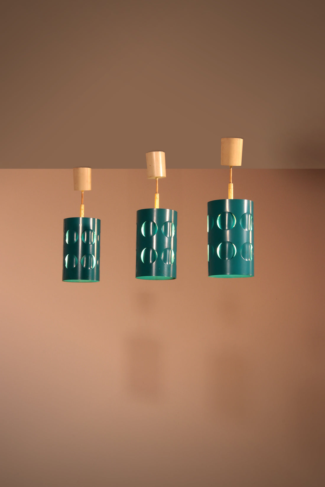 Raak Amsterdam Space Age Pendant Lamp Trio – Iconic Dutch Design - Collectors - Net.Work