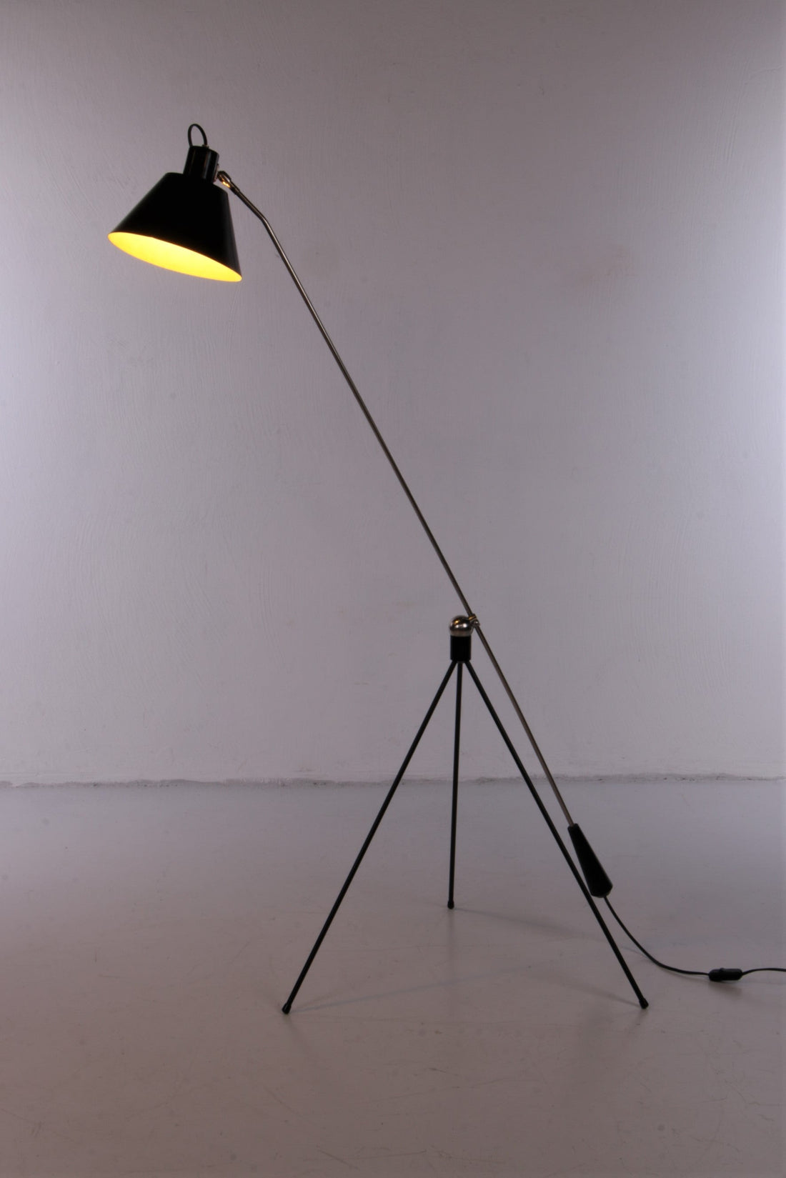 Rare Floor Lamp by Artiforte, Designed by H. Fillekes (1954 - 1958) - Collectors - Net.Work