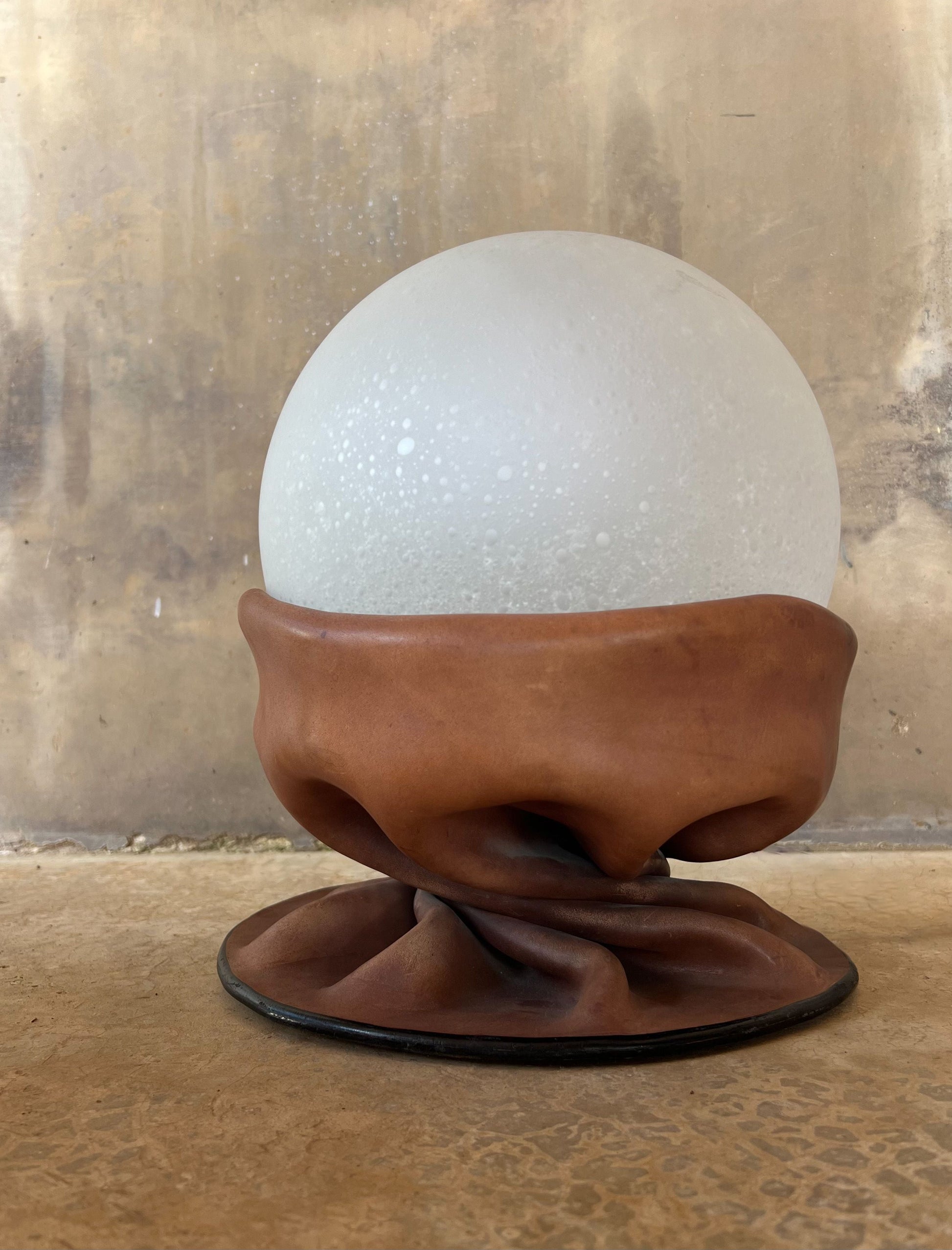 Rare Nova Tecno Table Lamp in Leather and Frosted Glass, Italy, 1970s - Collectors - Net.Work