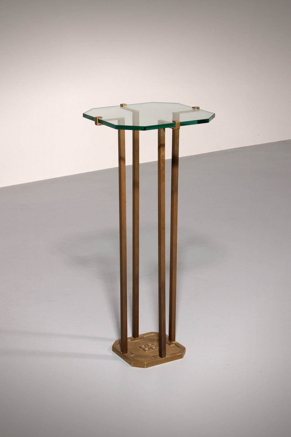 Rare Peter Ghyczy T18 Console Tables, 1970s Design (73 cm high.) - Collectors - Net.Work