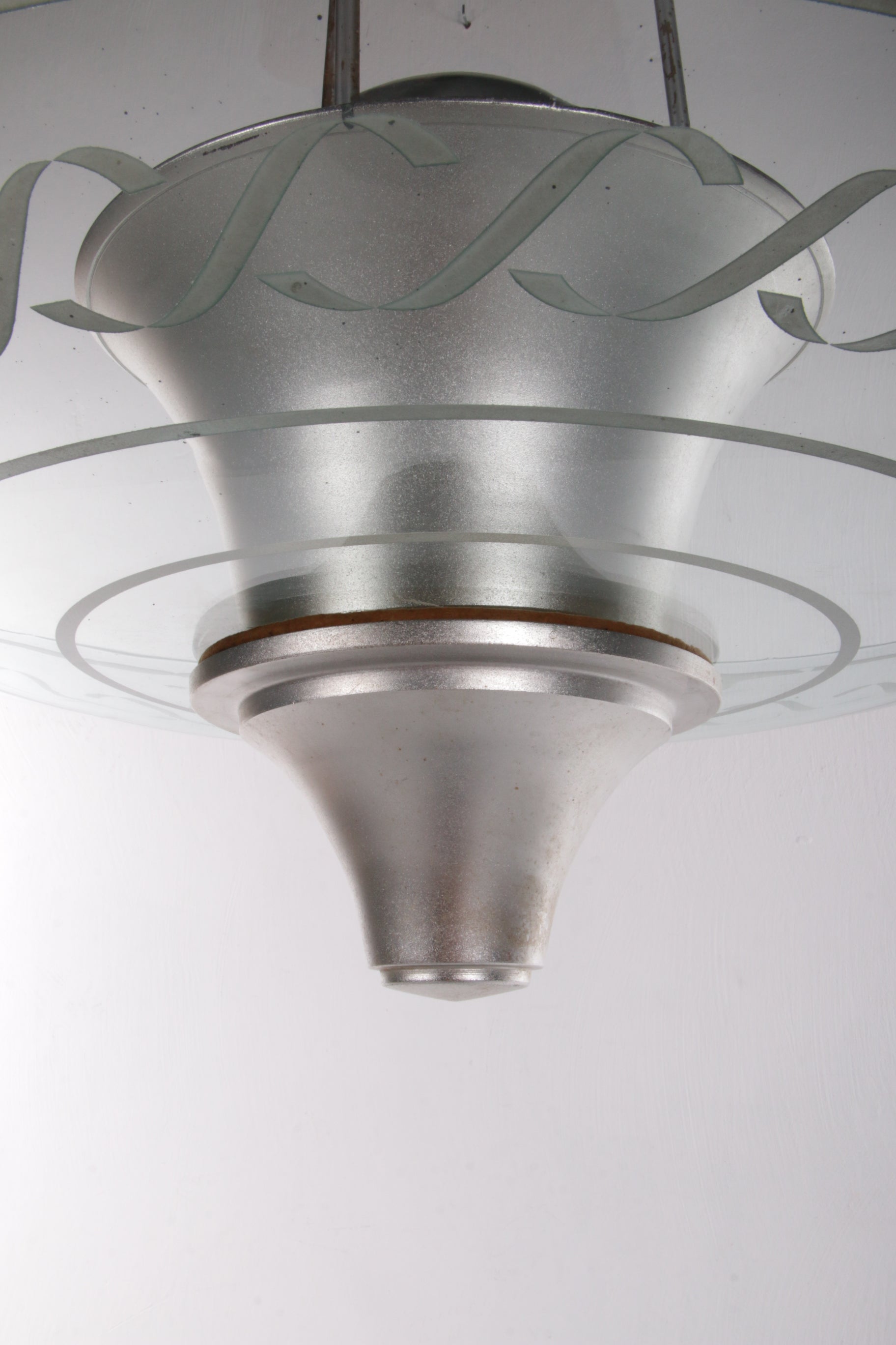 Rare Set of Art Deco Hanging Lamps from a Historic London Hotel - Collectors - Net.Work