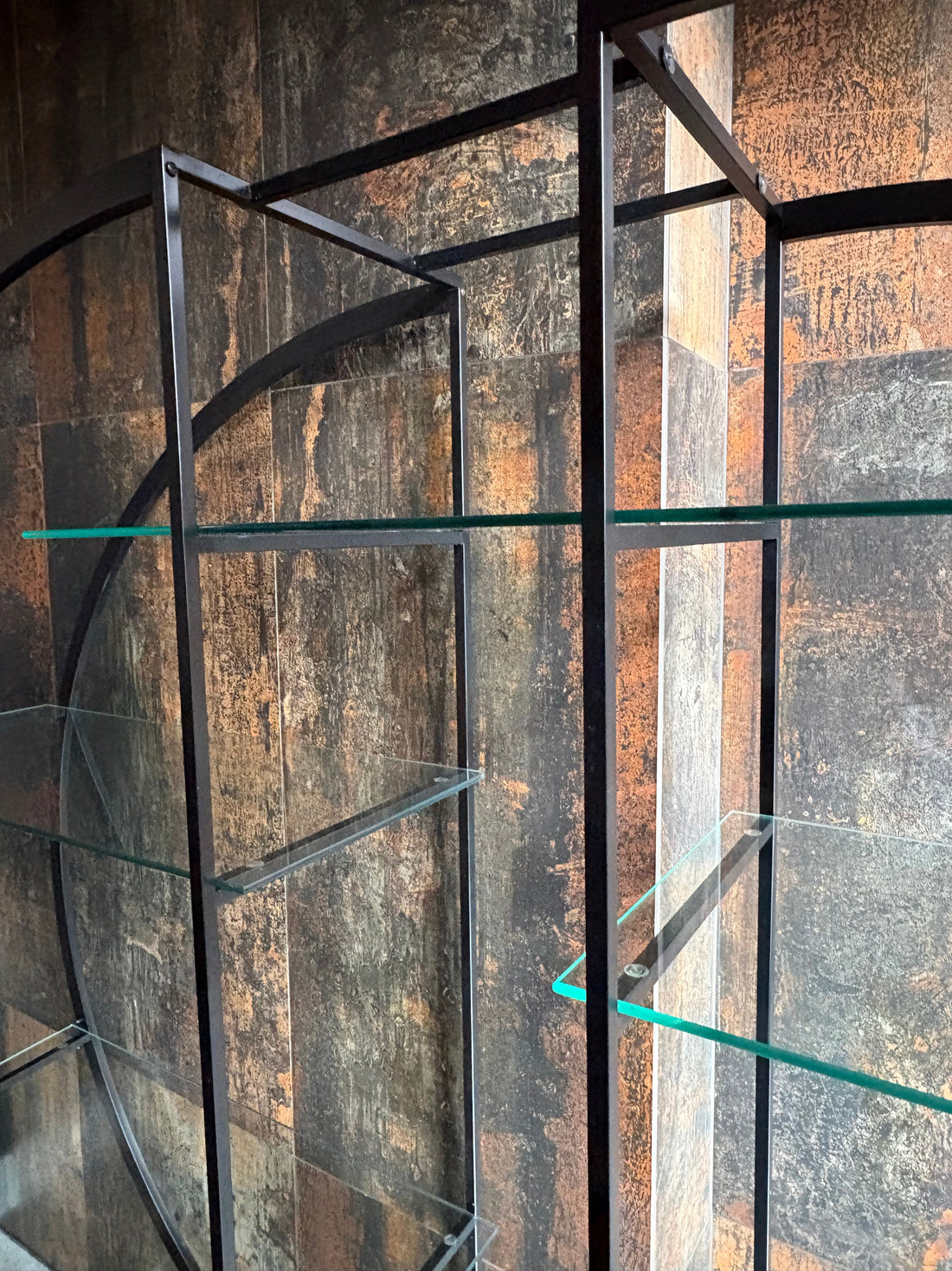 Roomdivider/display cabinet in Art deco or Bauhaus style - Collectors - Net.Work