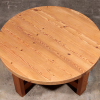 Runder Couchtisch aus Kiefernholz, Skandinavien, 1970