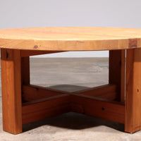 Runder Couchtisch aus Kiefernholz, Skandinavien, 1970