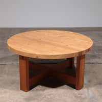 Runder Couchtisch aus Kiefernholz, Skandinavien, 1970