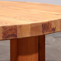 Runder Couchtisch aus Kiefernholz, Skandinavien, 1970