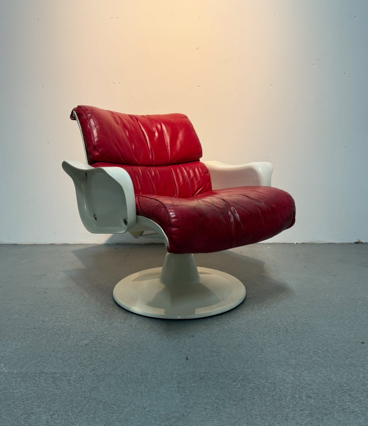 Saturnus lounge chair by Yyjö Kakkupuro for Haimi