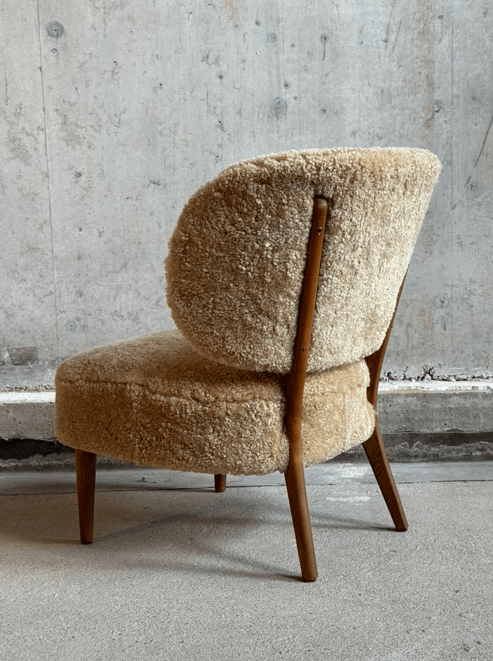 Scandinavian mid century design lounge chair in sheepskin - Collectors - Net.Work