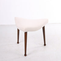 Skandinavischer Hocker aus Teakholz – Vintage-Design aus den 1960er Jahren