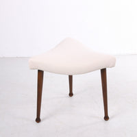 Skandinavischer Hocker aus Teakholz – Vintage-Design aus den 1960er Jahren