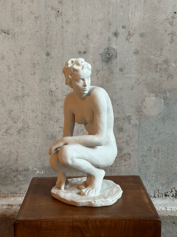 Sculpture "the kneeling one" by Fritz Klimsch, Rosenthal Germany