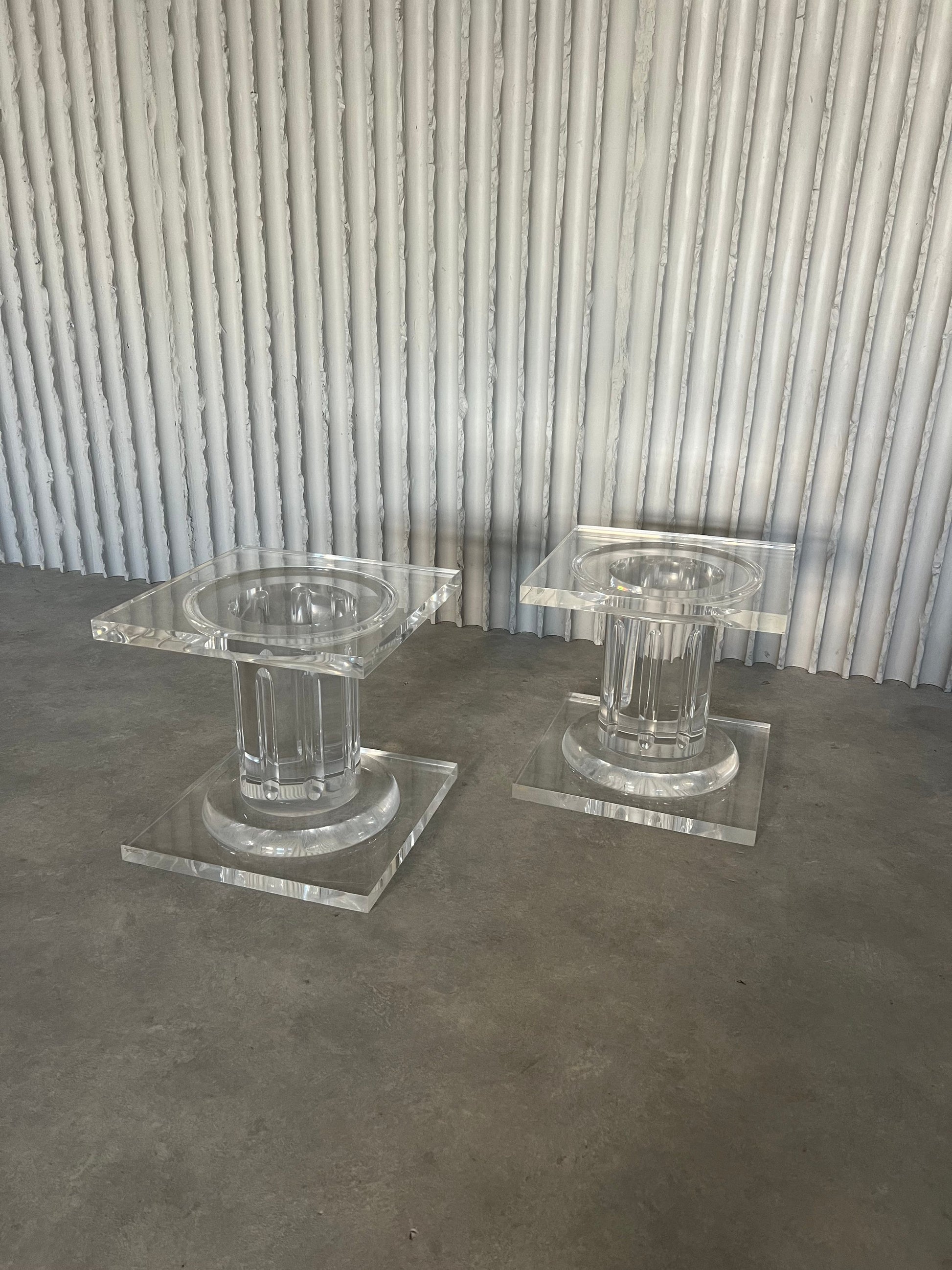 Set of 2 pop art columns by Fabianart Roma - Collectors - Net.Work