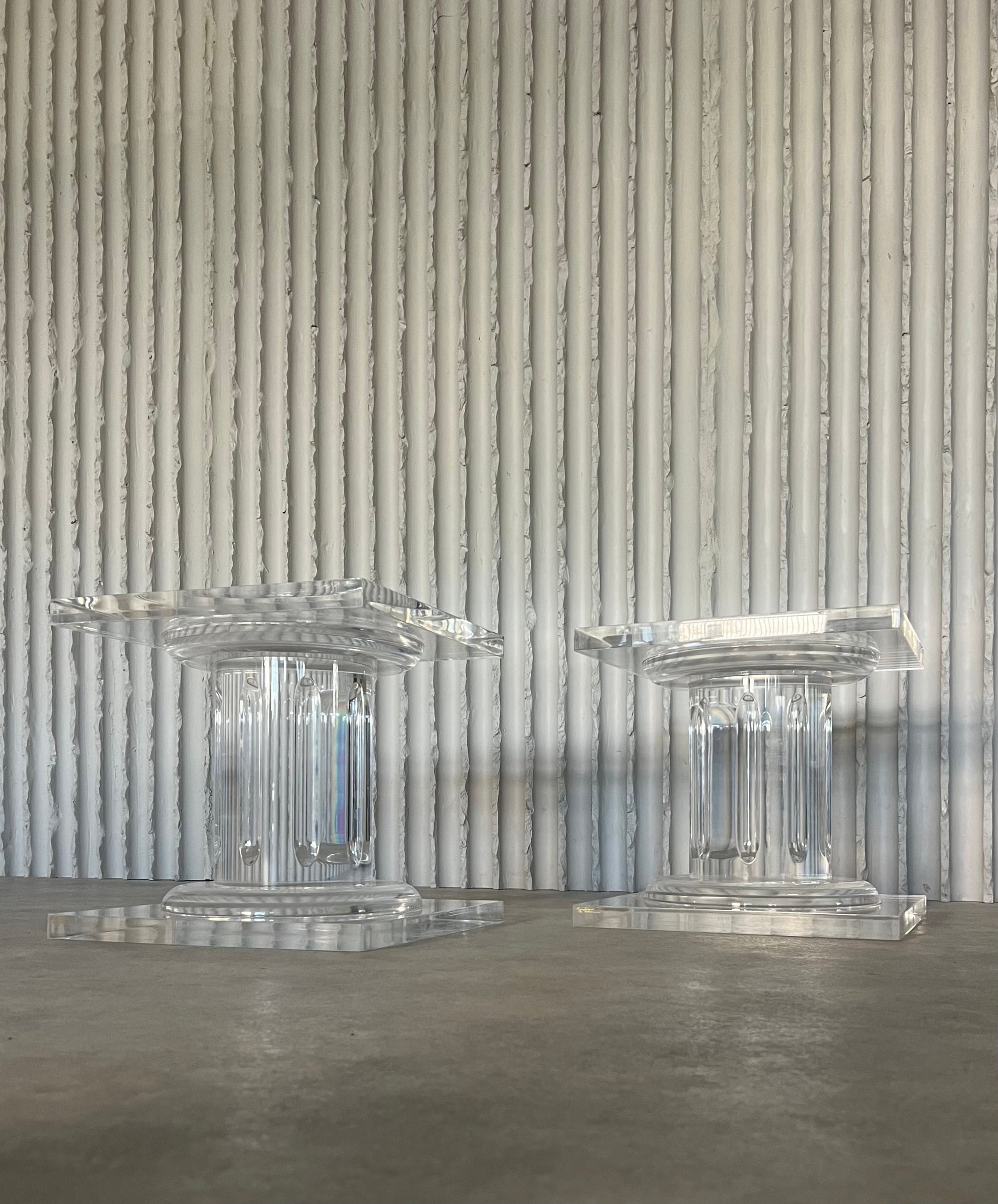 Set of 2 pop art columns by Fabianart Roma - Collectors - Net.Work