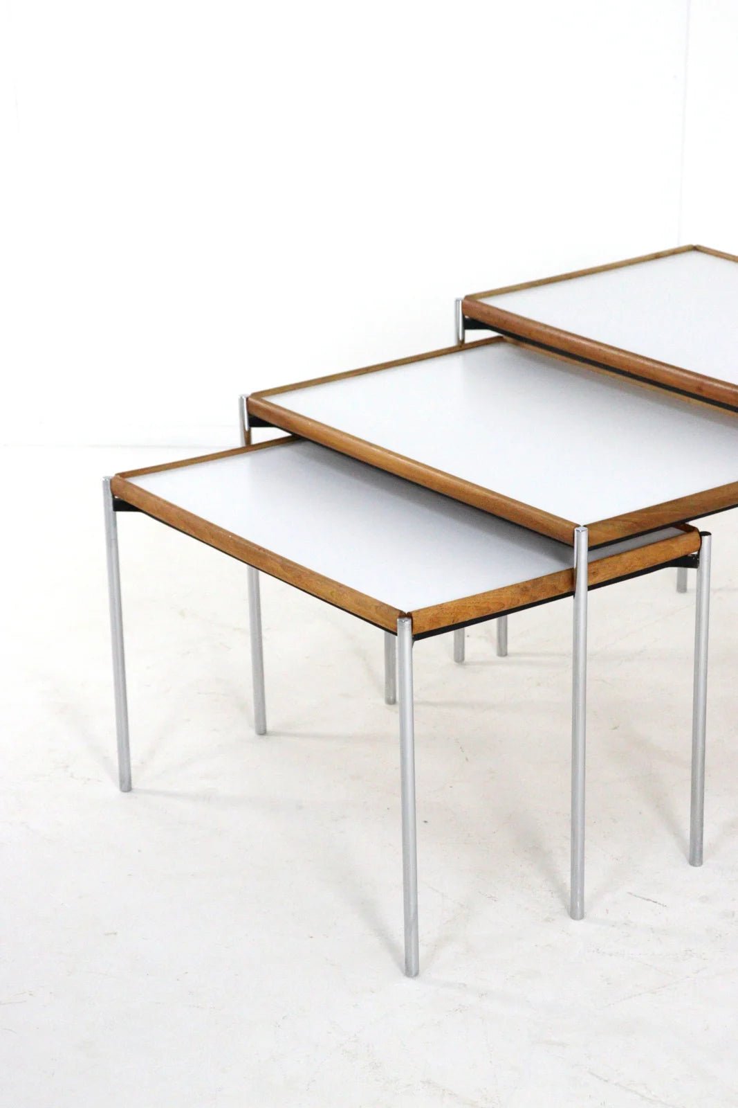 Set of 3 nest of tables Lämmle and Co with turnable tops - COLLECTORS RDAM