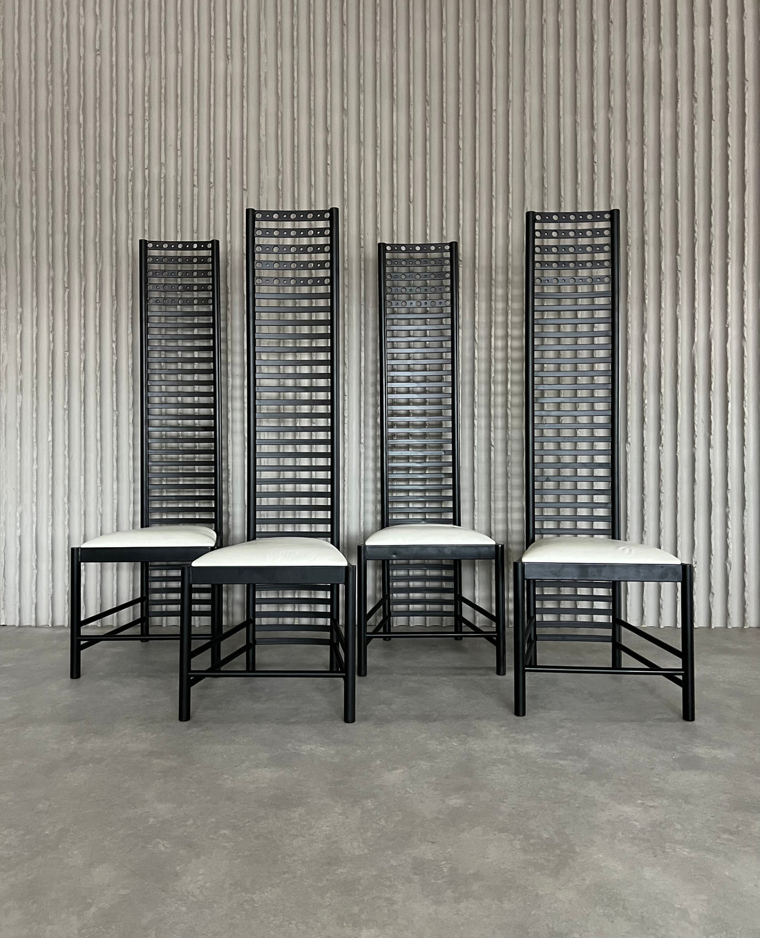 Set of 4 Postmodern Steel Dining Chairs – Sculptural High-Back Design, c. 1980s - Collectors-Net.Work