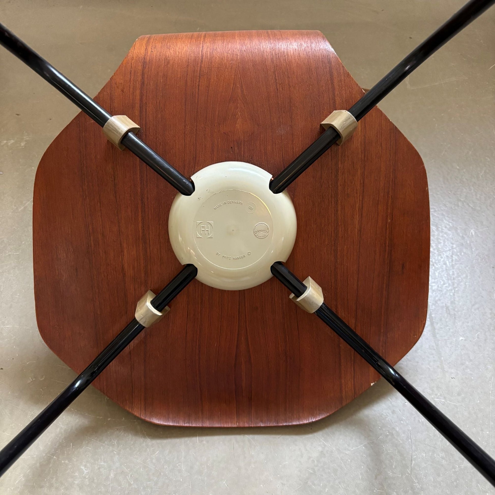 Set of 5 ‘Hammer’ chairs, design Arne Jacobsen for Fritz Hansen, Denmark, 1969 - Collectors - Net.Work