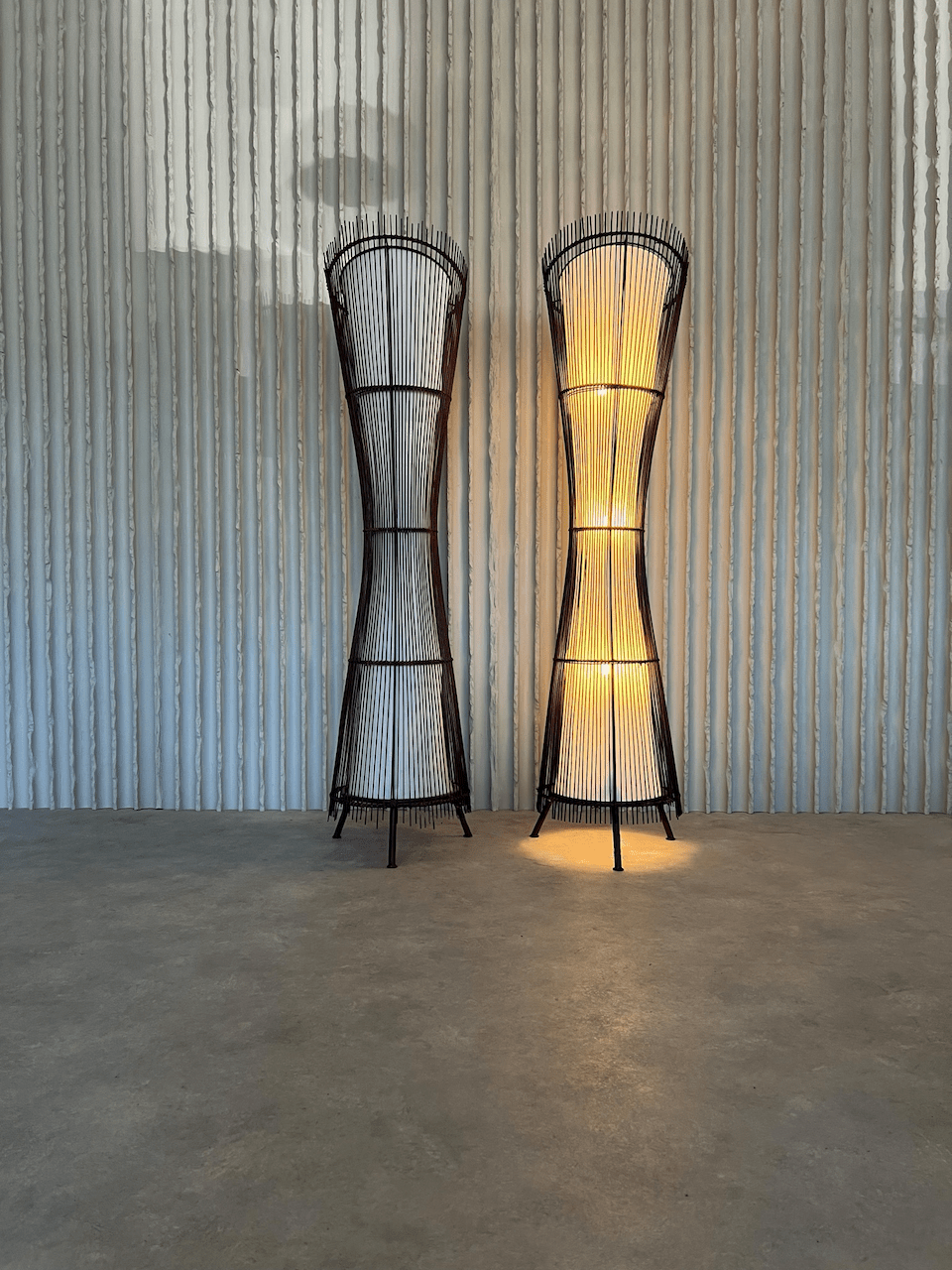 Set of French sculptural Kobe floor lamps - Collectors - Net.Work