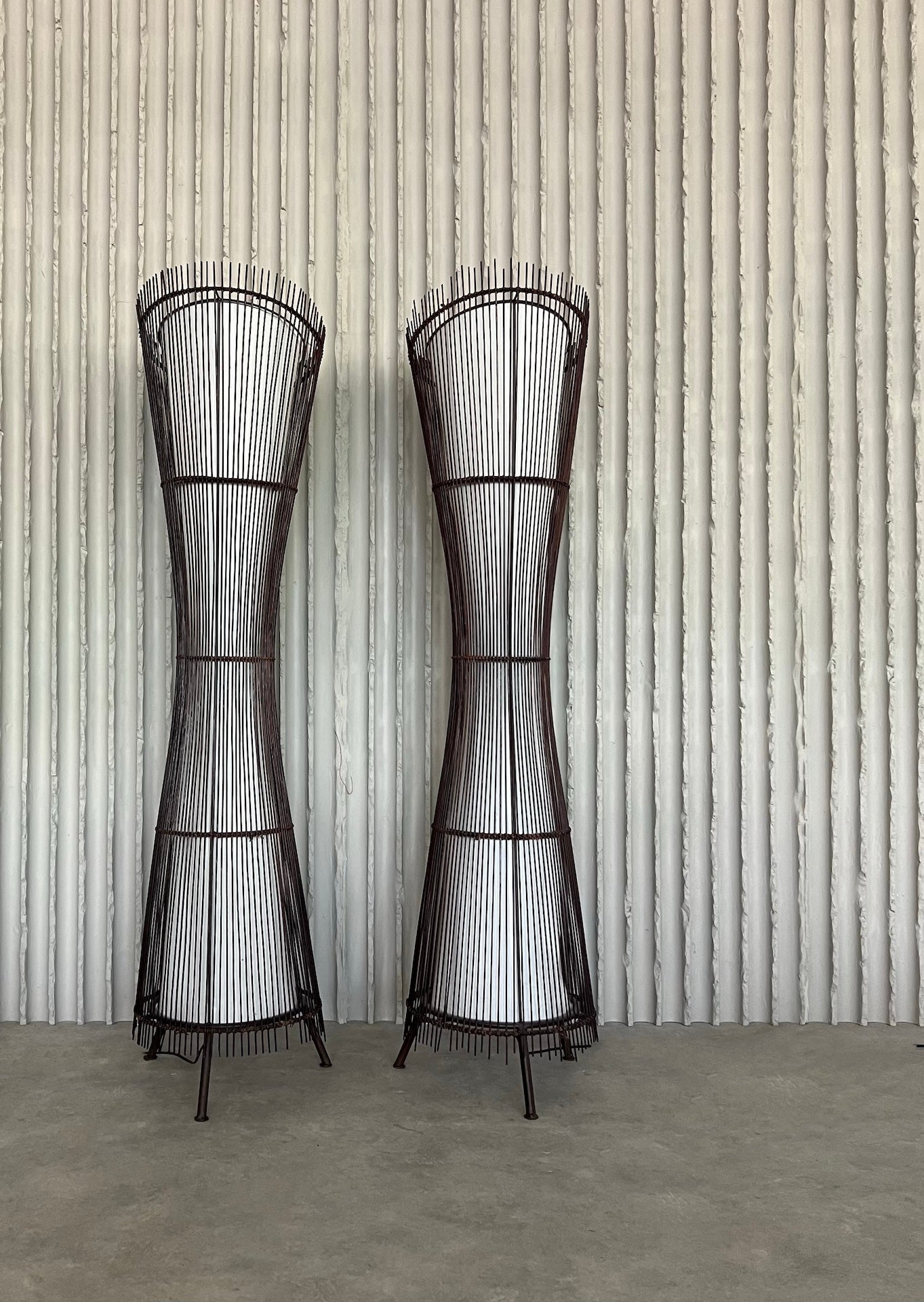 Set of French sculptural Kobe floor lamps - Collectors - Net.Work