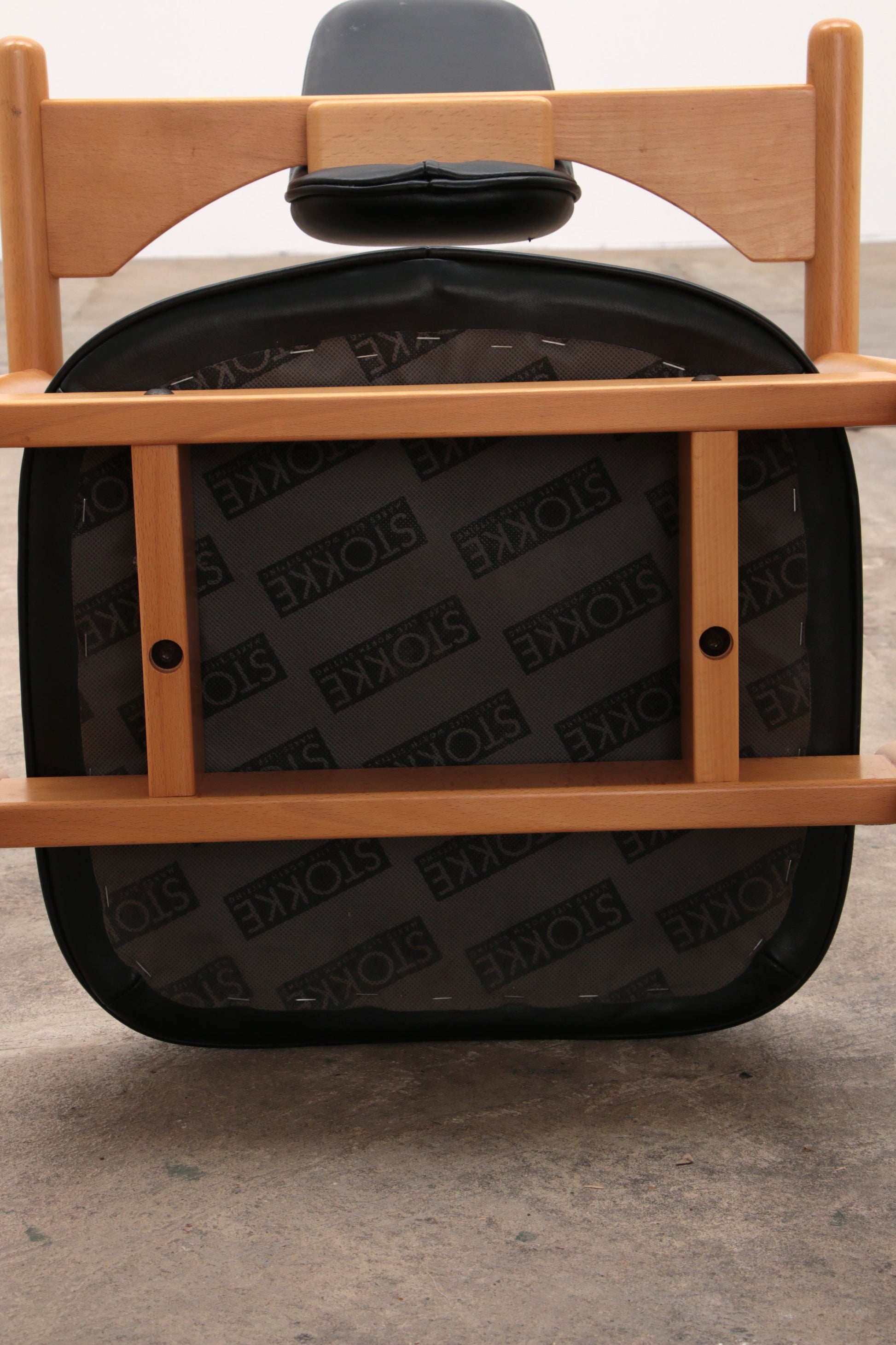 Stokke Dining Set with Large Table and 8 Chairs by Peter Opsvik - Collectors - Net.Work