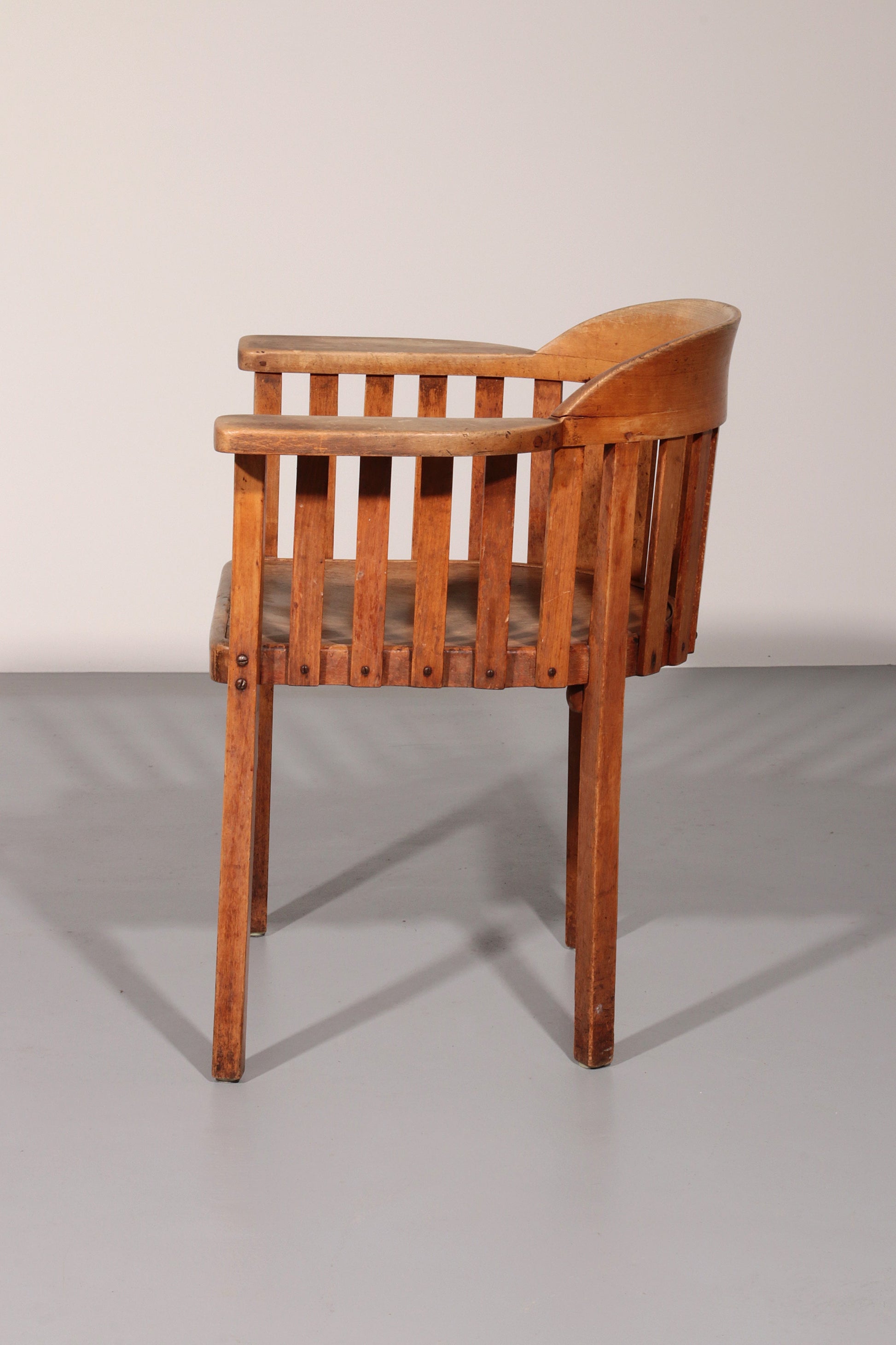 Very rare Elephant Desk Chair by Josef Hoffmann for J&J Kohn - Collectors - Net.Work