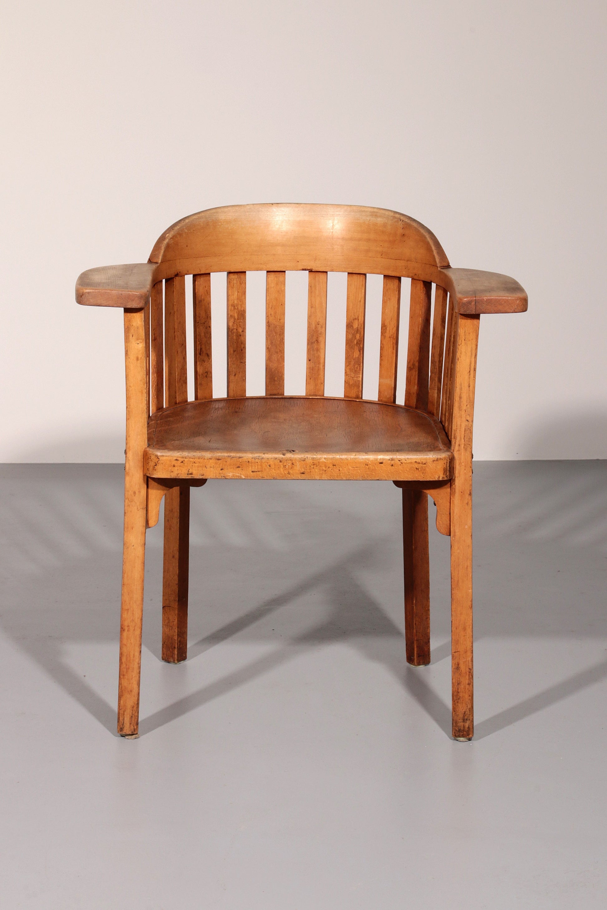 Very rare Elephant Desk Chair by Josef Hoffmann for J&J Kohn - Collectors - Net.Work