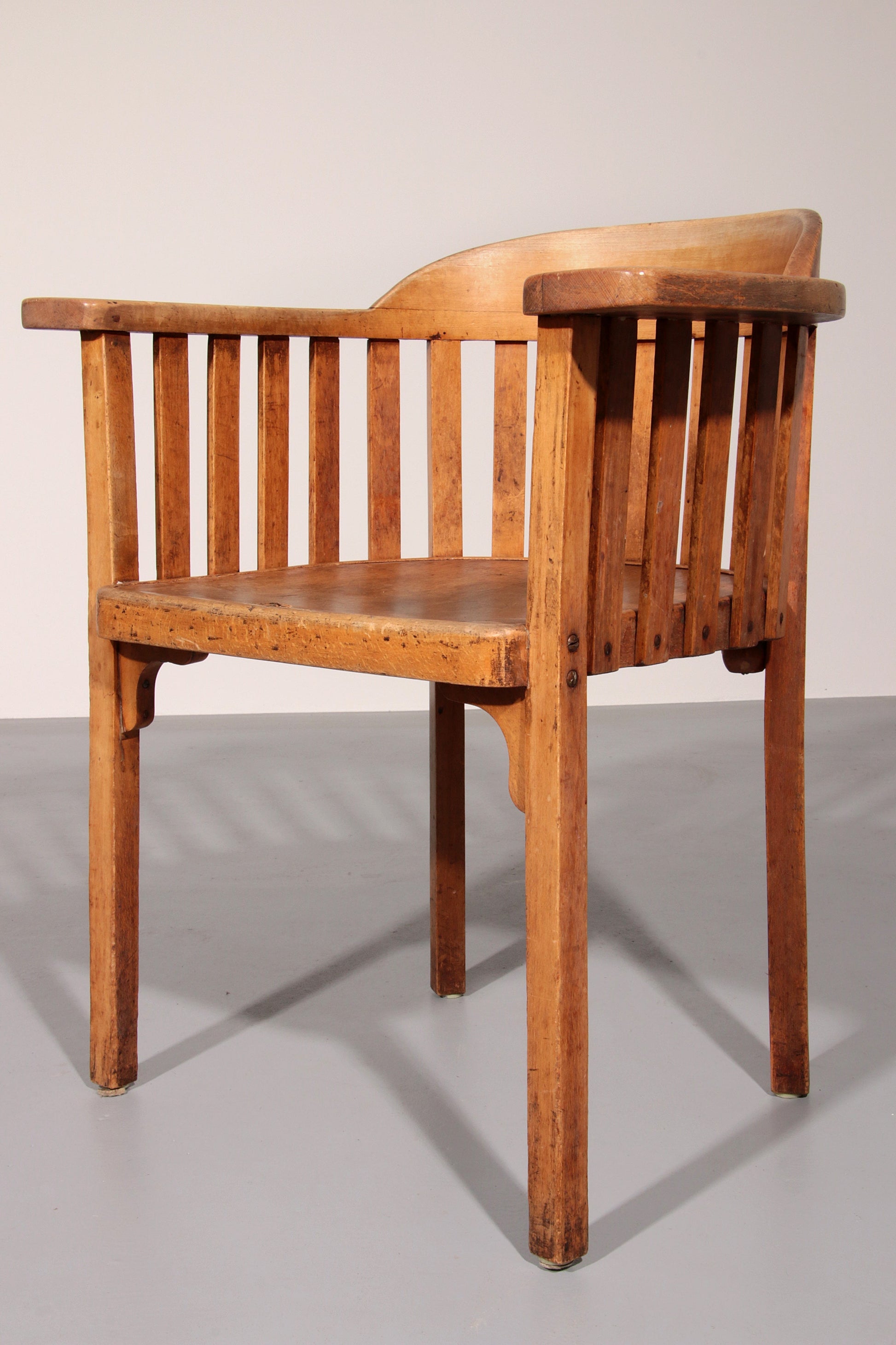 Very rare Elephant Desk Chair by Josef Hoffmann for J&J Kohn - Collectors - Net.Work