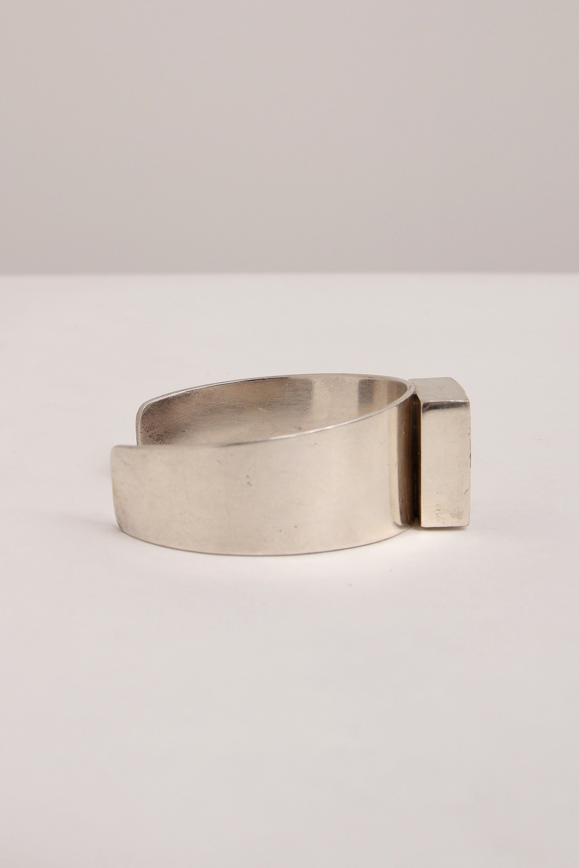 Verzilverde armband met glassteen van Dansk Smykkekunst,1970 Denemarken. - Collectors - Net.Work