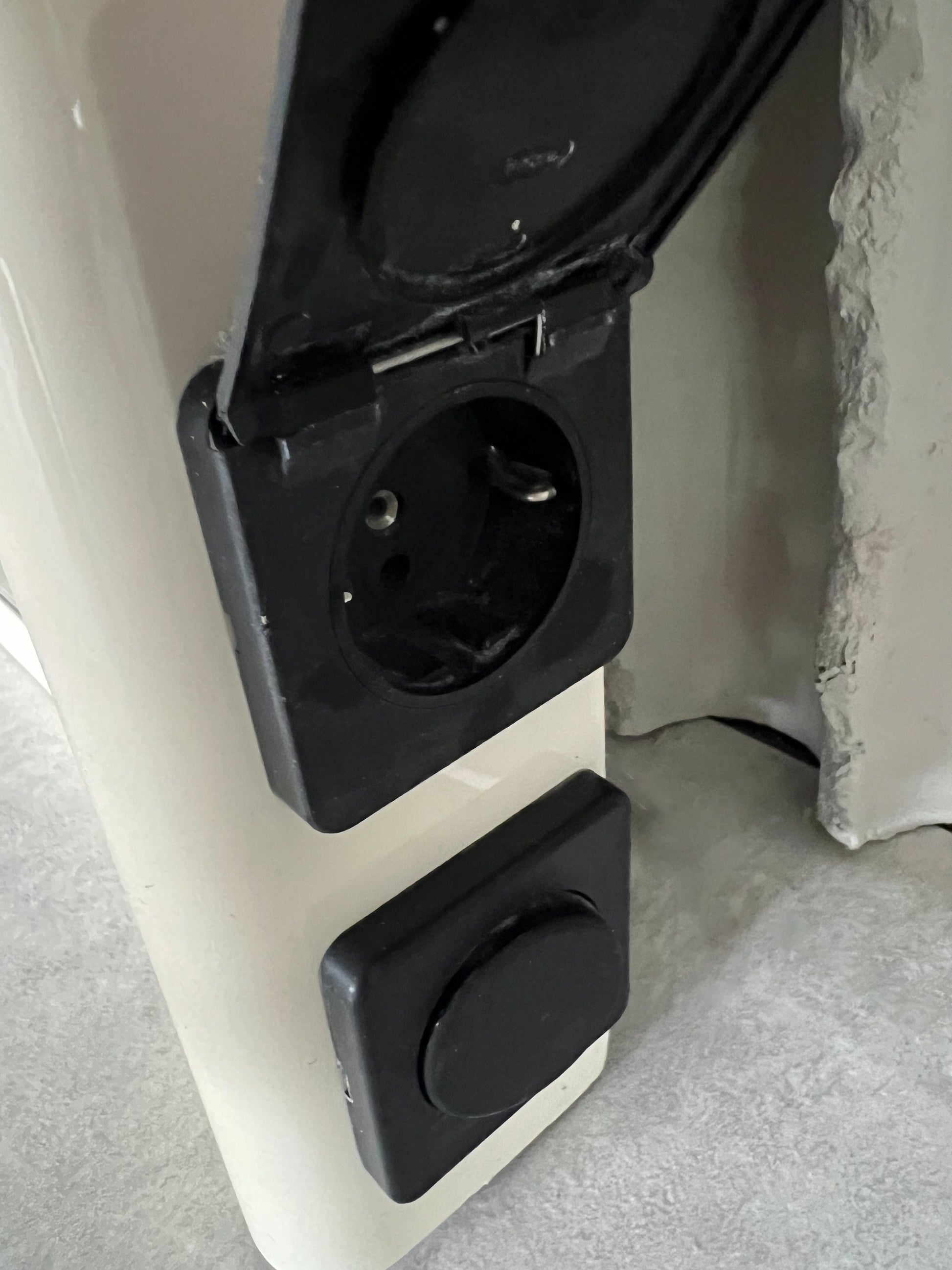 Vintage 1970s Illuminated Mirror with Built - In Socket - Collectors - Net.Work