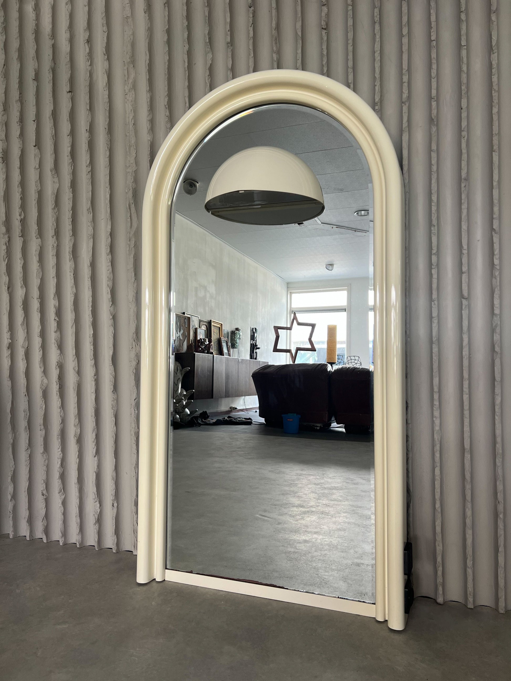 Vintage 1970s Illuminated Mirror with Built - In Socket - Collectors - Net.Work