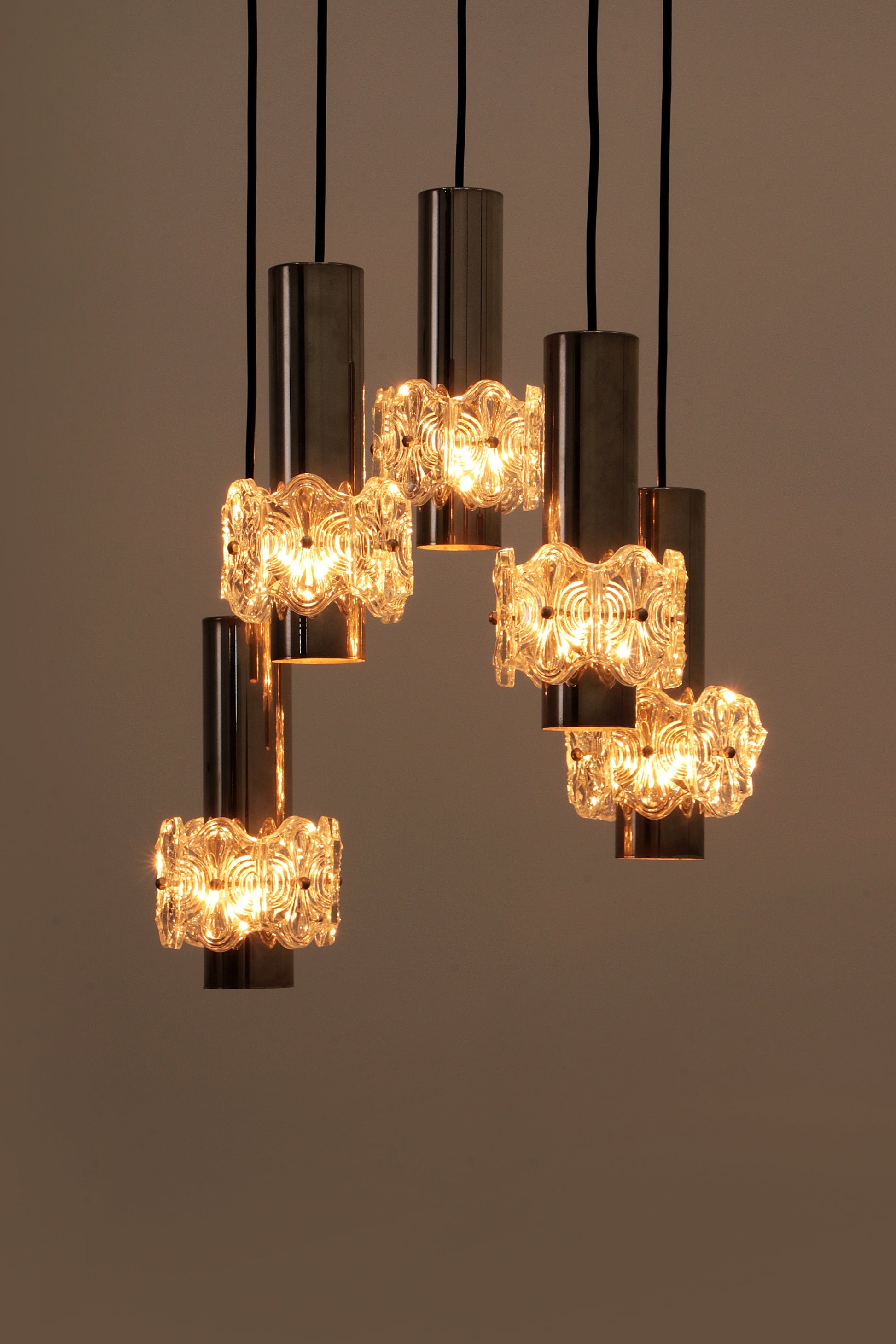 Vintage Cascade Chandelier with 5 Lights, Hollywood Regency Design - Collectors - Net.Work