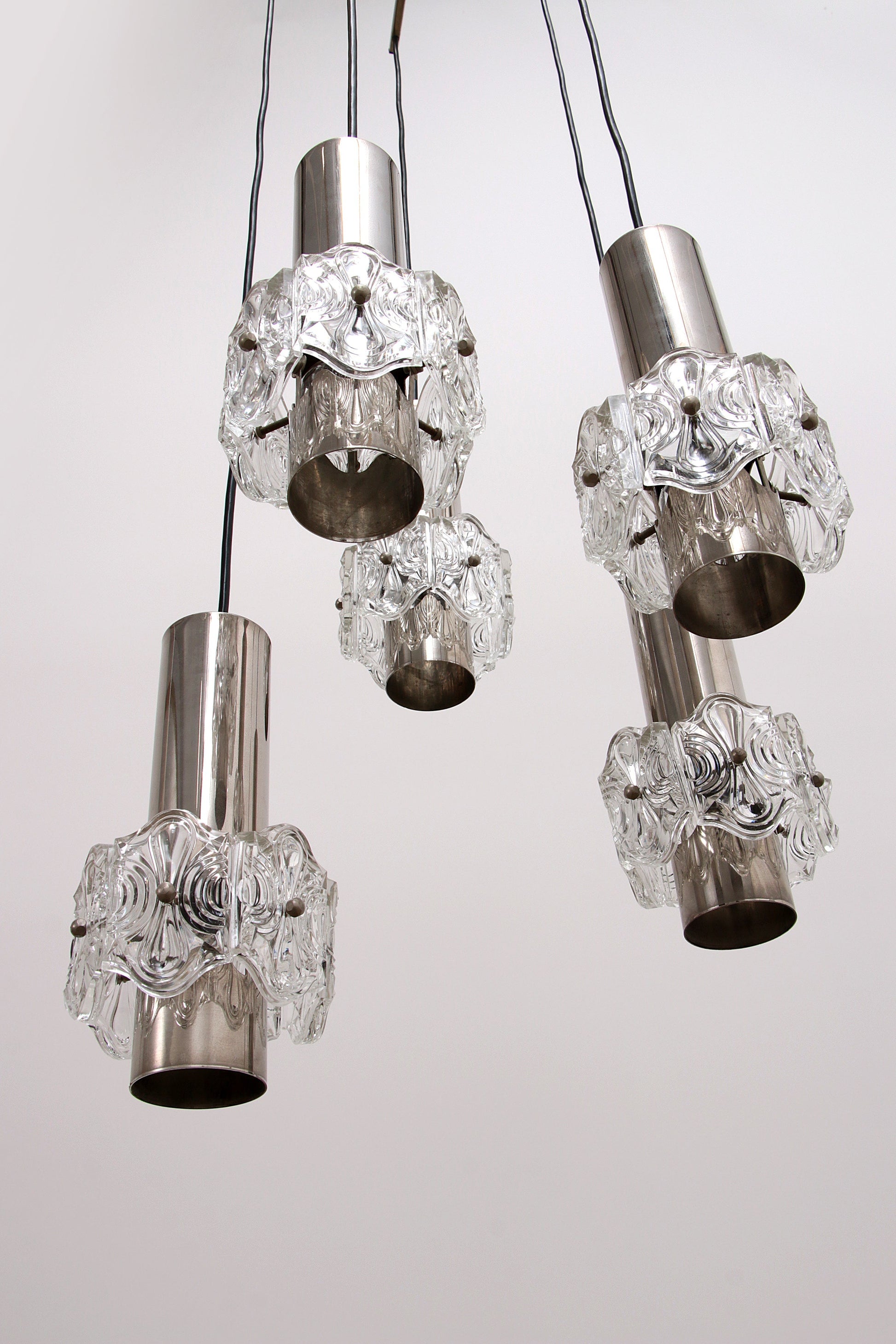 Vintage Cascade Chandelier with 5 Lights, Hollywood Regency Design - Collectors - Net.Work