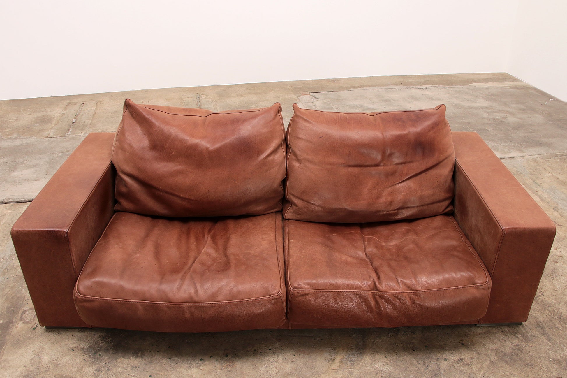 Vintage Cognac Leather Sofa Boedapest by Paola Navone for Baxter - Collectors - Net.Work