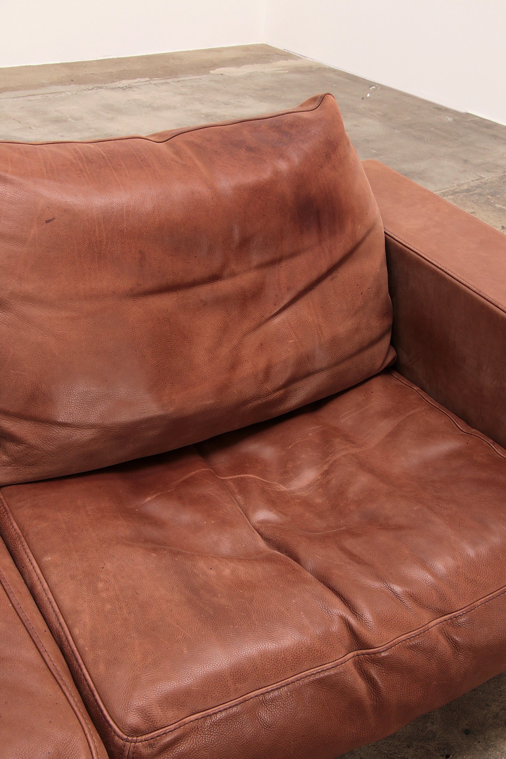 Vintage Cognac Leather Sofa Boedapest by Paola Navone for Baxter - Collectors - Net.Work