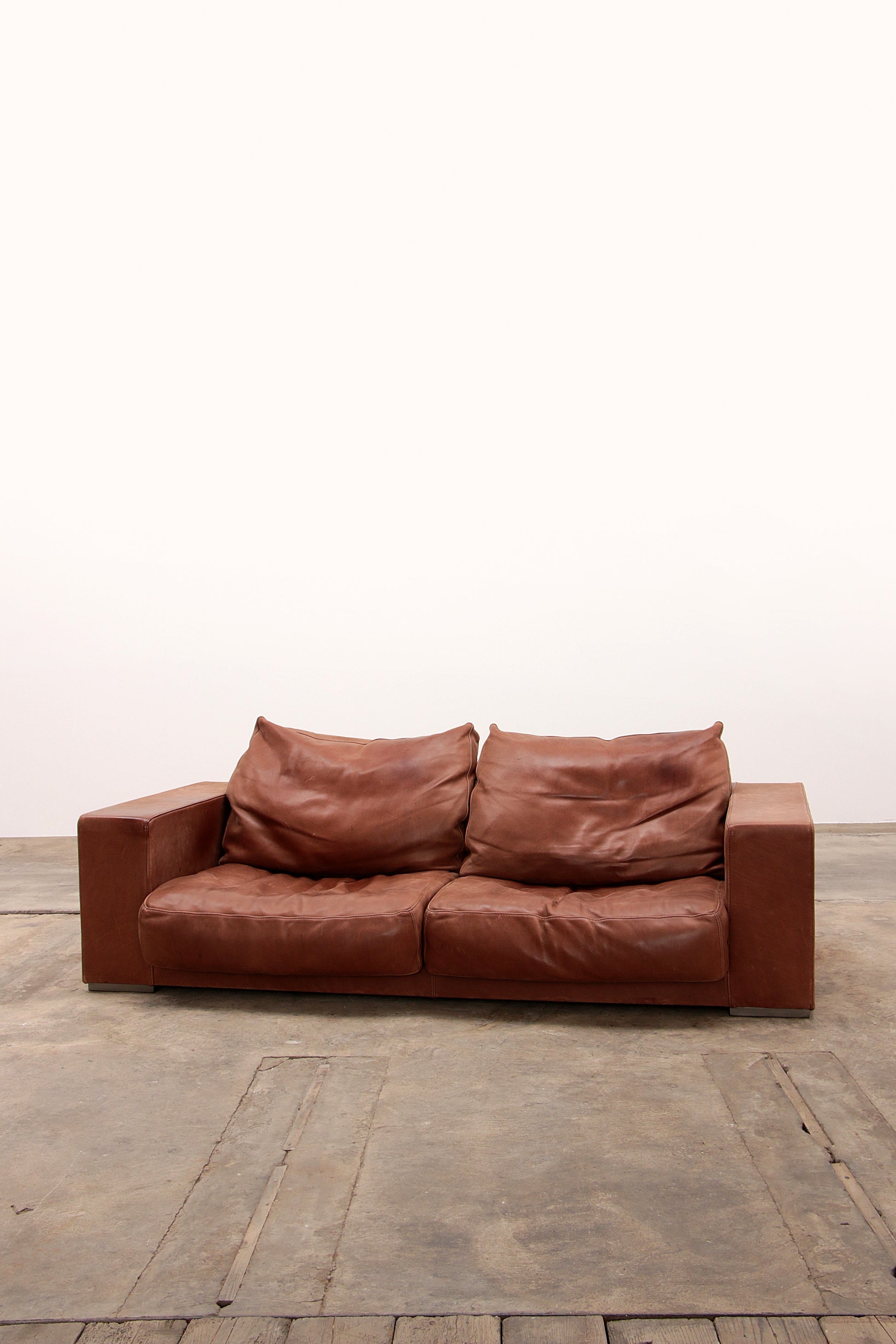 Vintage Cognac Leather Sofa Boedapest by Paola Navone for Baxter - Collectors - Net.Work