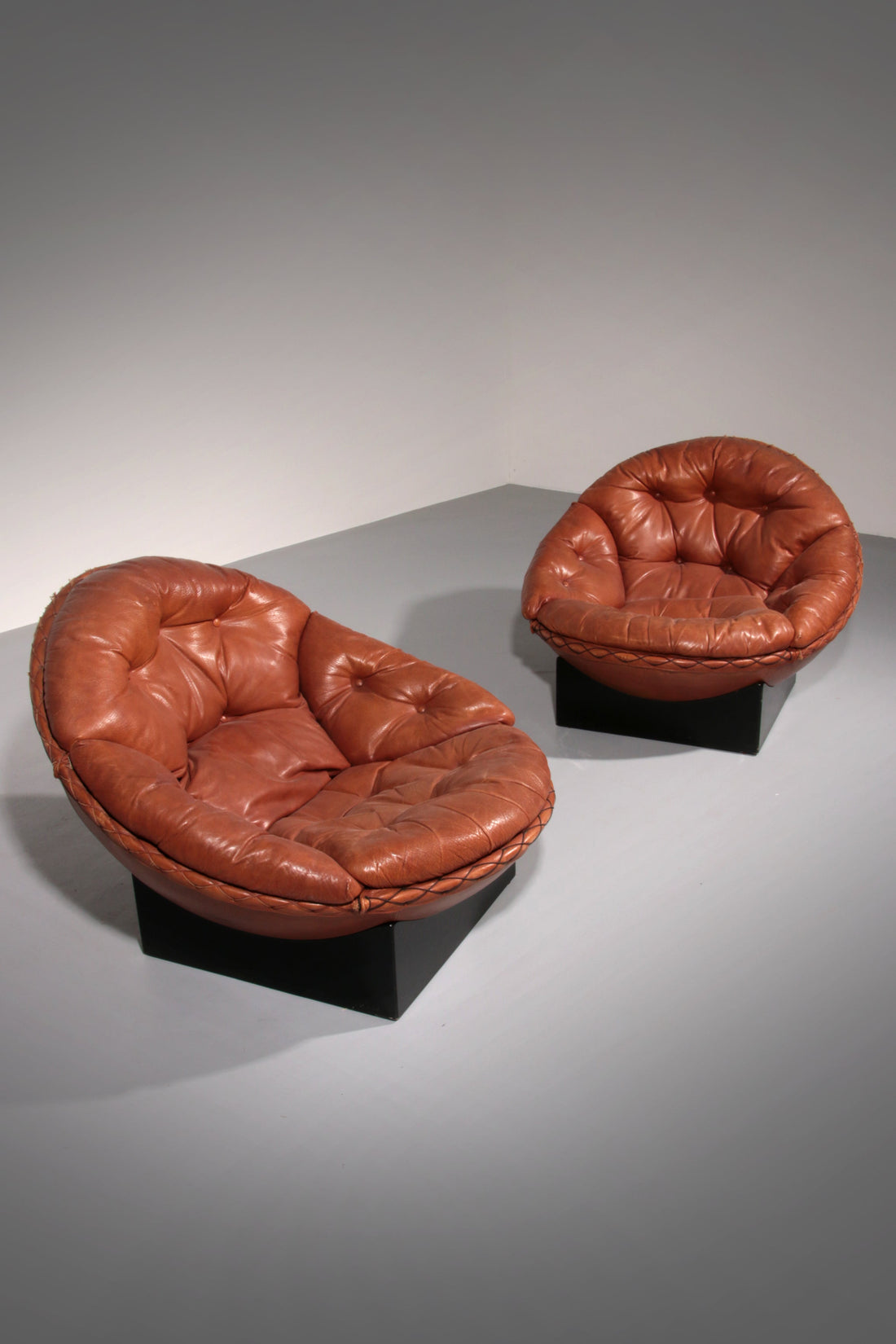 Vintage Cognac Lounge Set by Illum Wikkelsø for Ryesberg Møbler - Collectors - Net.Work