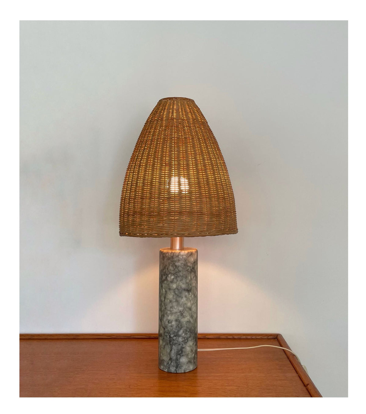 Vintage italienische Tisch- oder Schreibtischlampe, Sockel aus massivem Alabaster