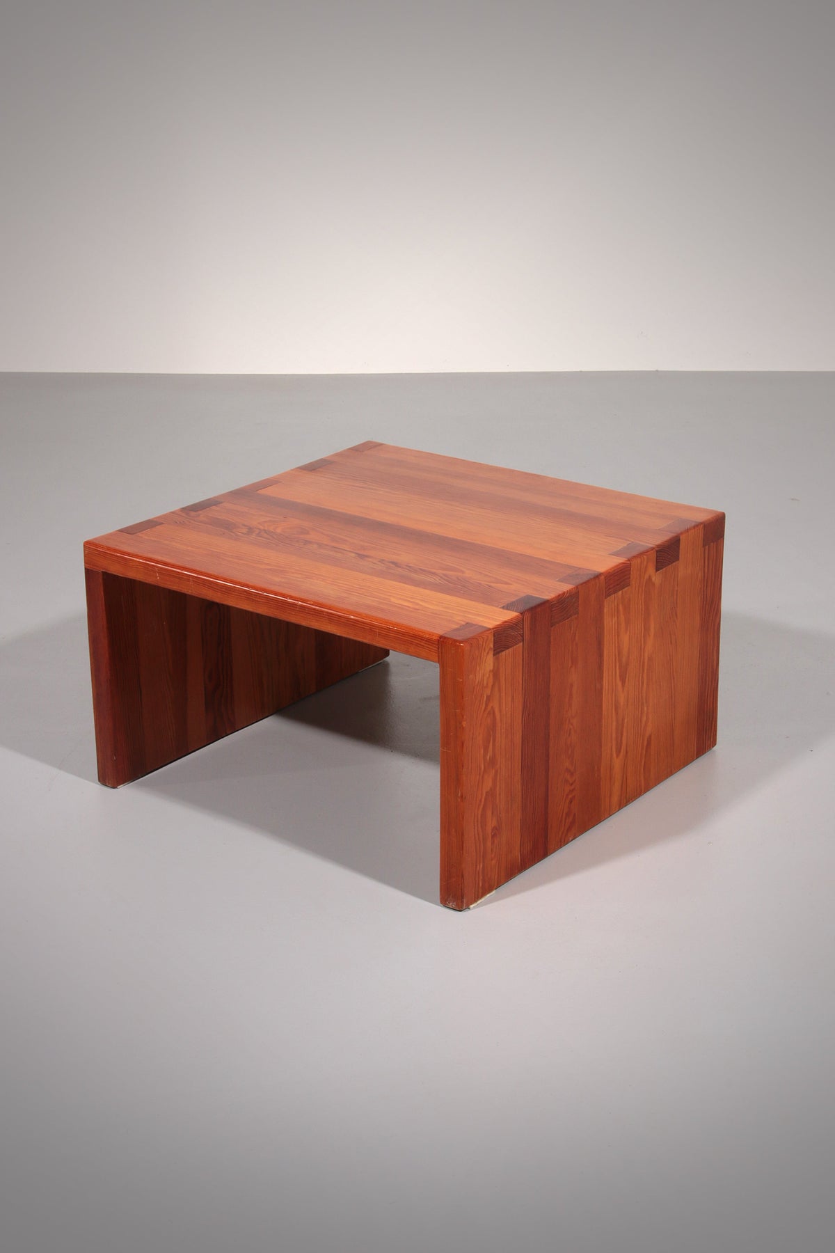 Vintage-Kiefernholz-Couchtisch im Stil von Ate Van Apeldoorn, 1970