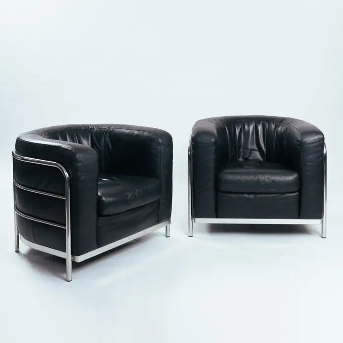 Zanotta Onda black round leather chairs, inspired by le Corbusier, Italy, set 2 - COLLECTORS RDAM